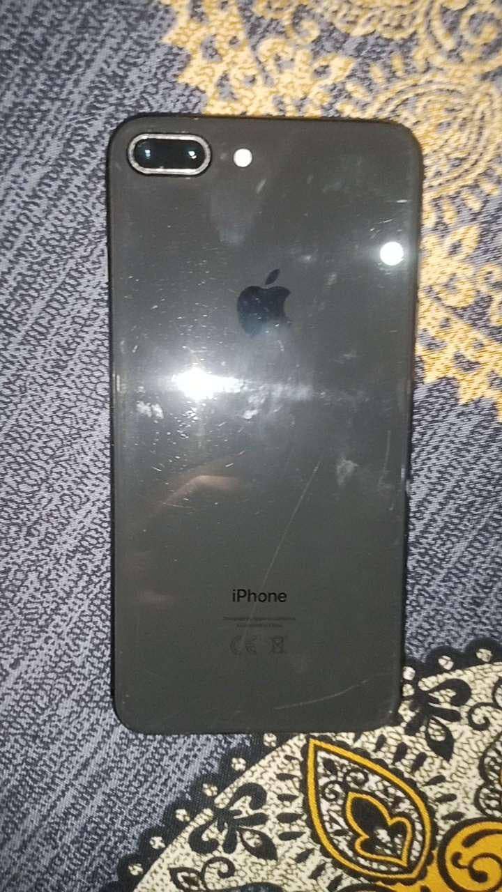 Apple iPhone 8 Plus 0