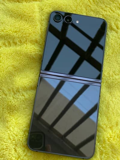 Samsung Mobile Z Flip 5