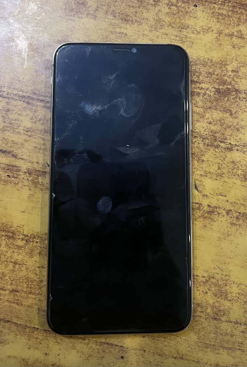 Apple iPhone XS Max 4