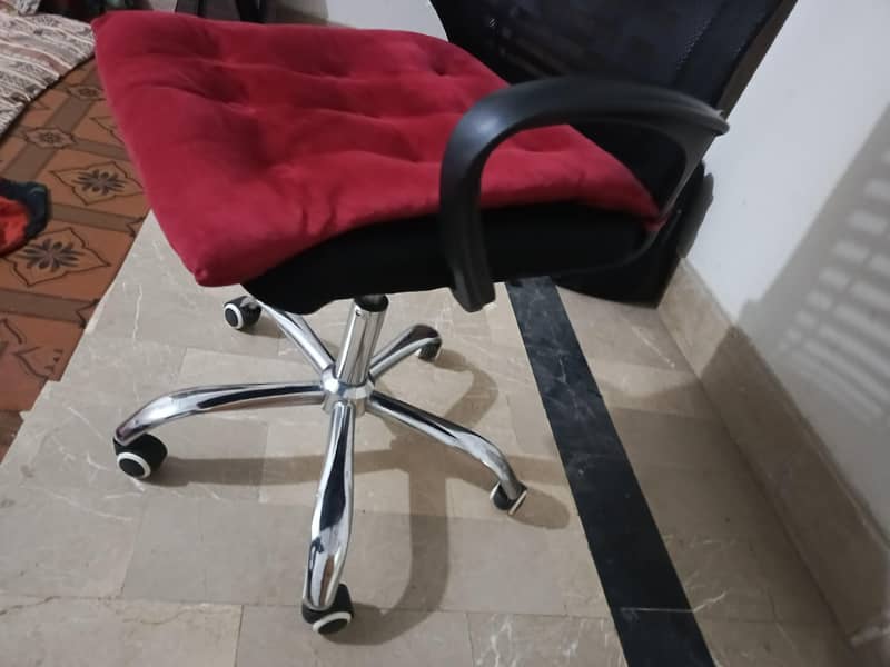 Study Chair with red Metres 3