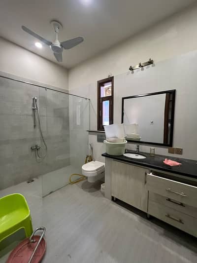 Defence 550 Yards Portion For Rent Separate Water Tank like new