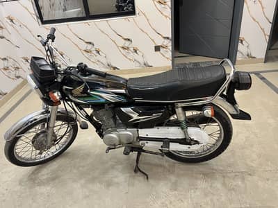 Honda 125 Black Colour 2023 Model