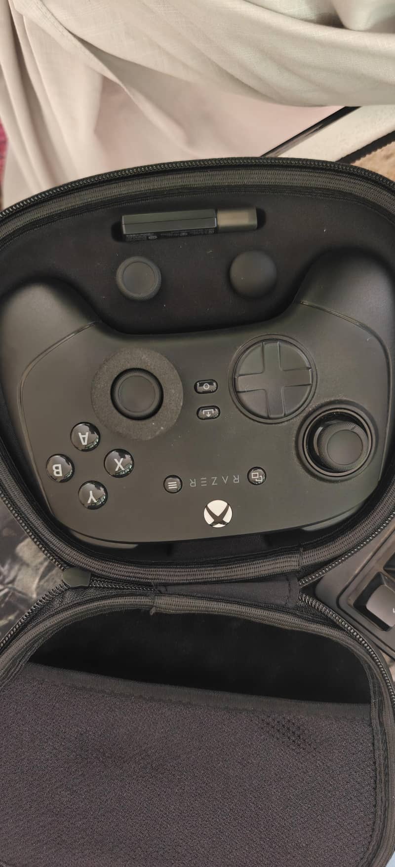 razer wolverine V3 pro wireless 1