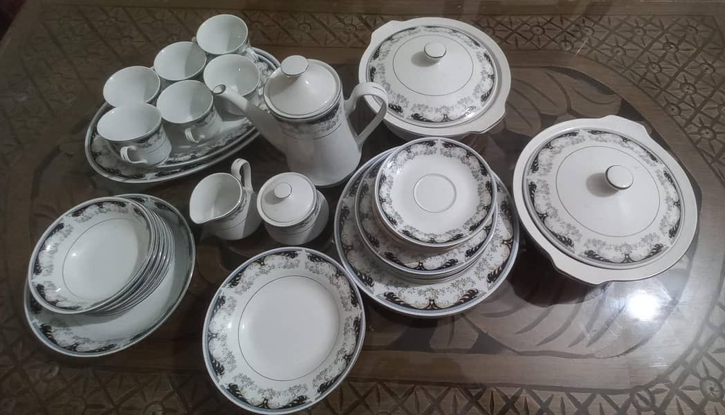 Cheeni Dinner Set 4
