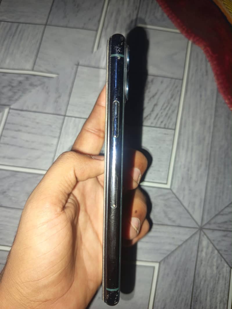 Apple iPhone 11 Pro 3