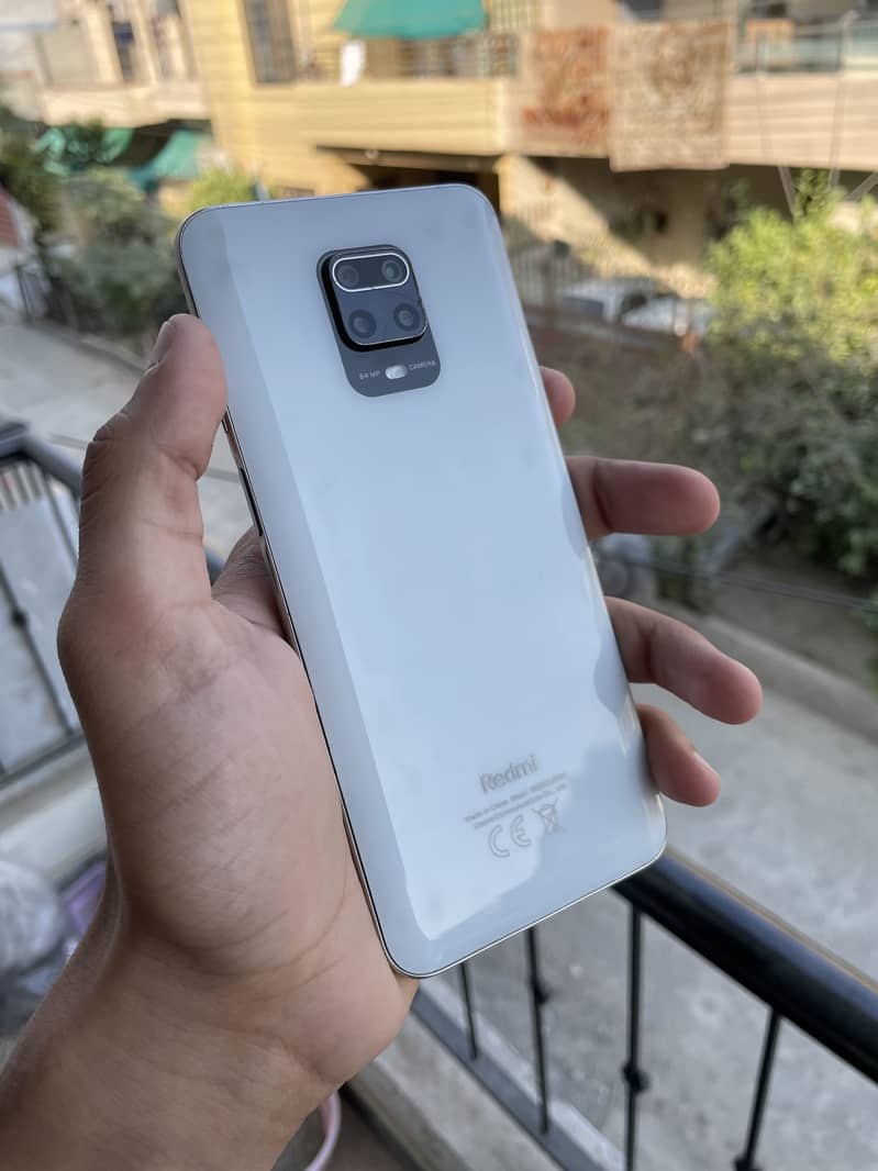Xiaomi Redmi Note 9S 0