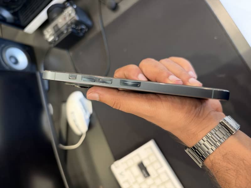 Apple iPhone 13 Pro Max 1