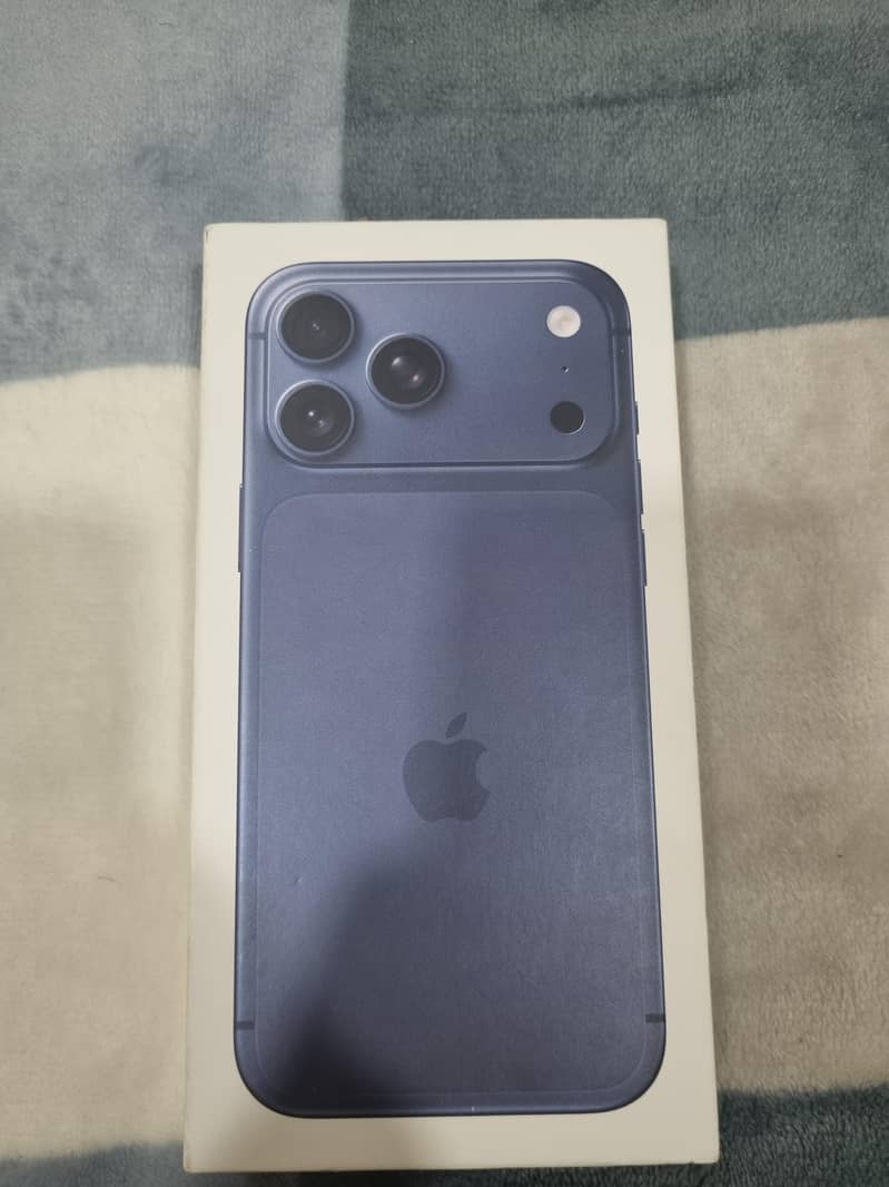 Apple iPhone 17 Pro Max 1
