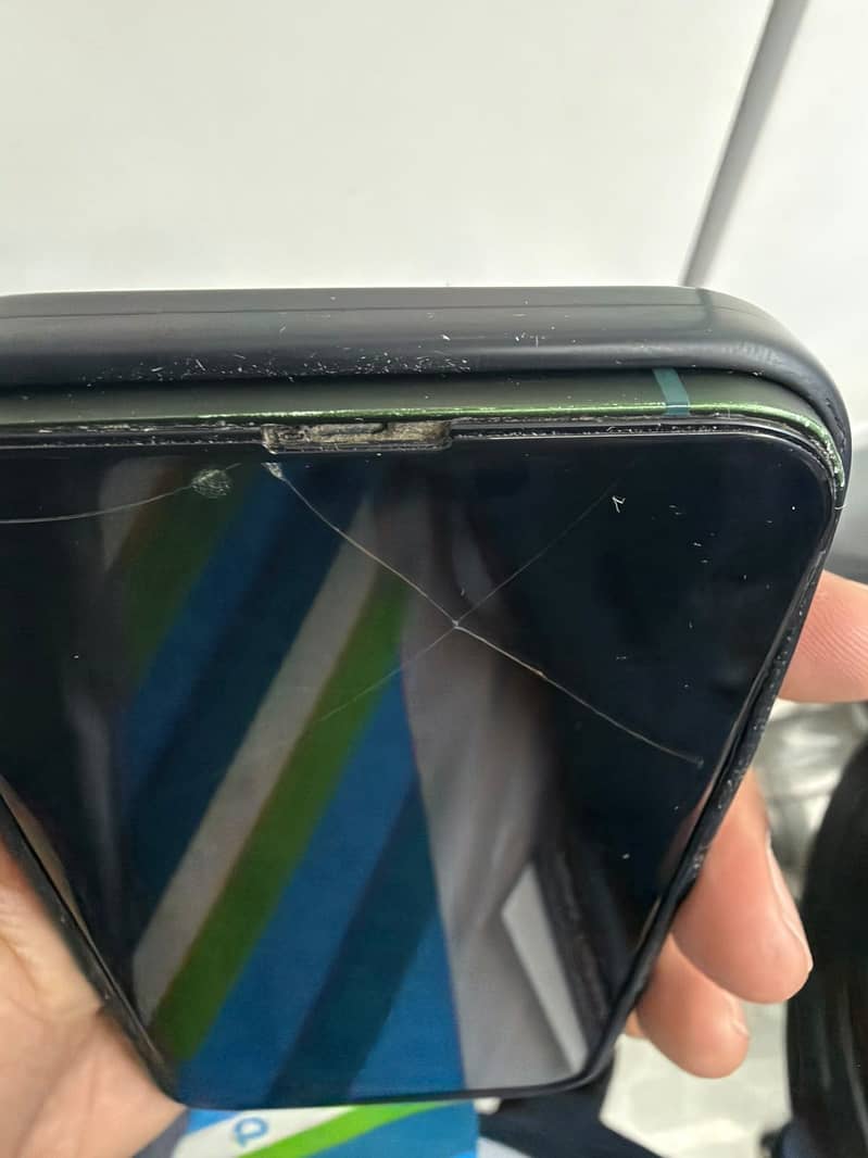 Apple iPhone 13 0