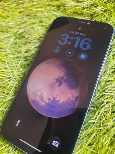 Apple iPhone 12