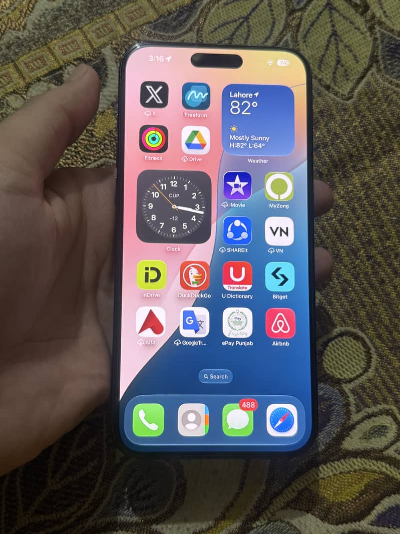 Apple iPhone 15 Pro Max 1