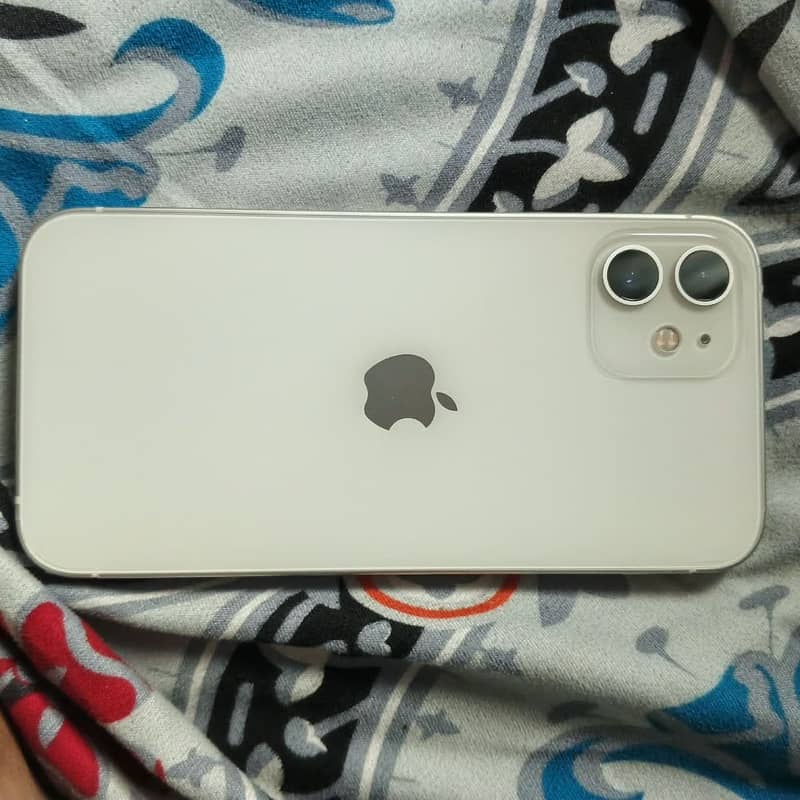 Apple iPhone 12 1