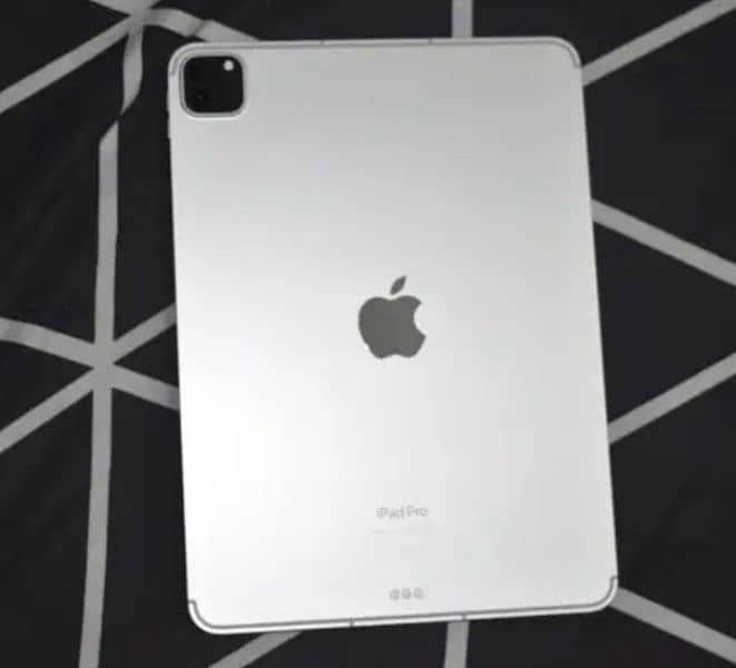 Apple iPad pro M1 0
