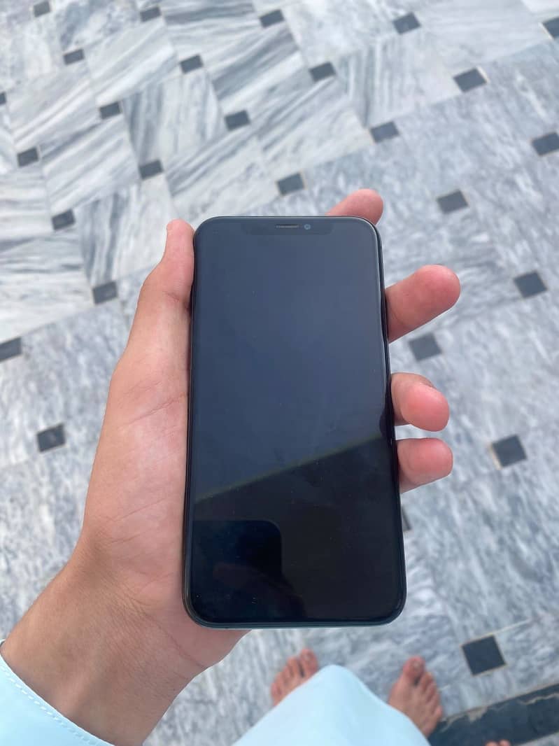 Apple iPhone XS 3