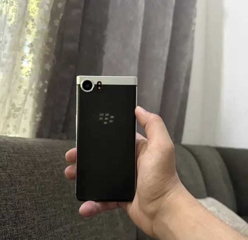 BlackBerry KEYone 1