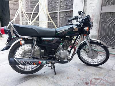 Honda 125 Model2023 (Rs. 190000)