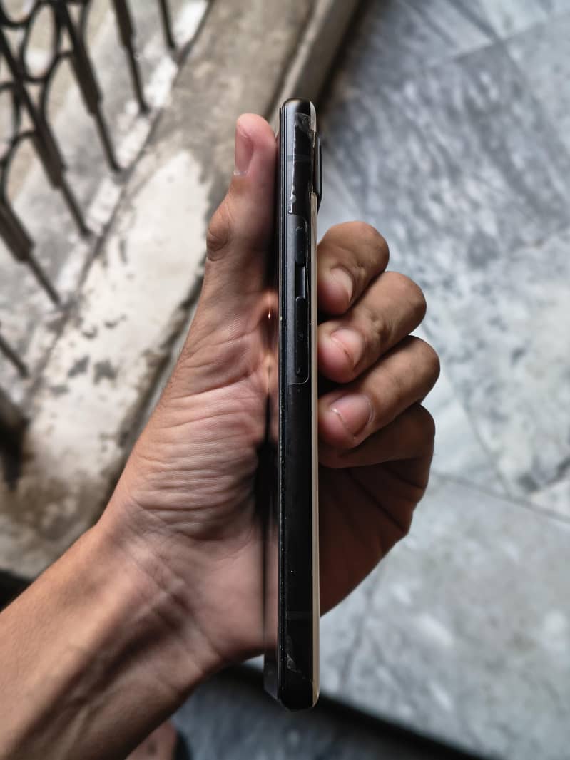 Google Pixel 6a 5
