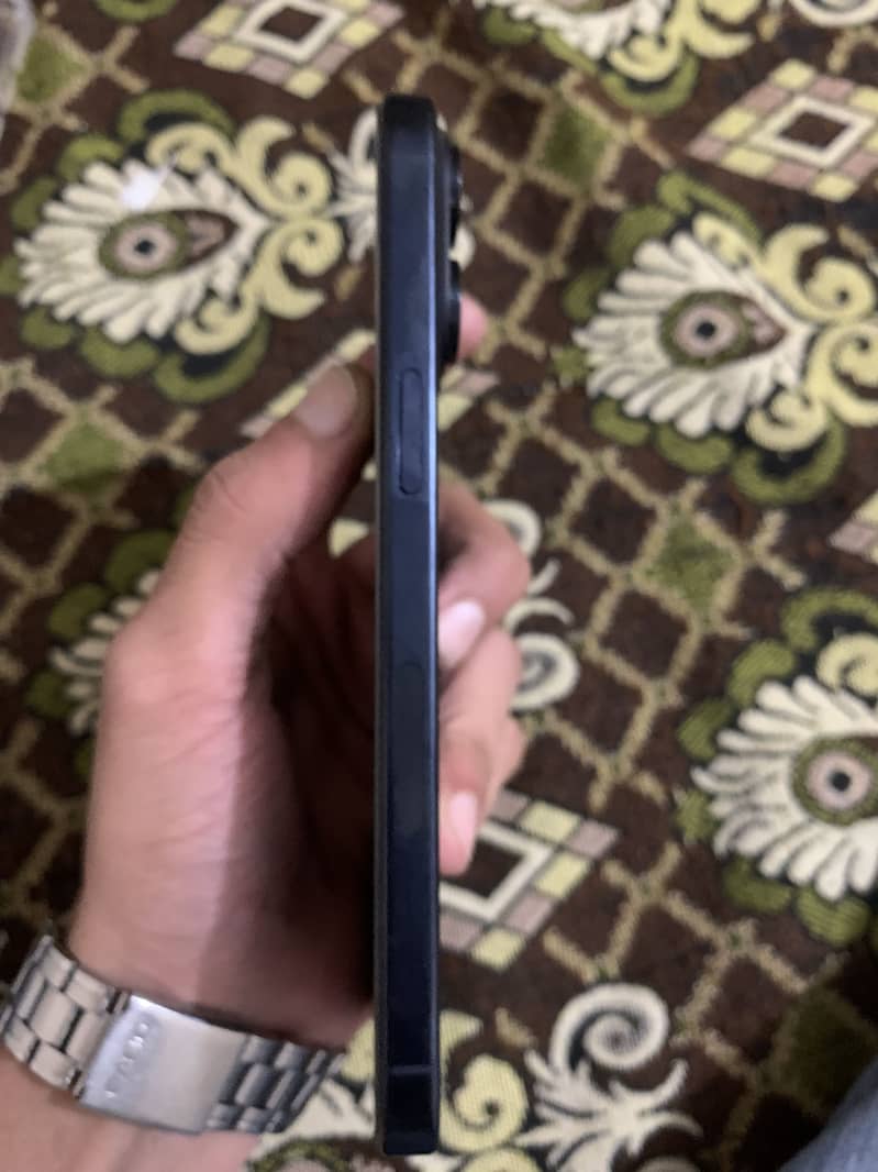 Apple iPhone 15 Pro Max 1