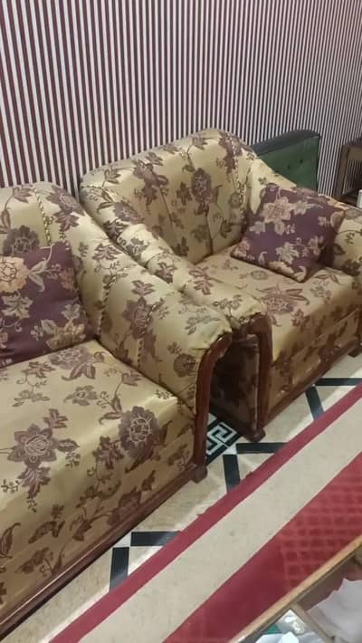 sheshum made sofa set