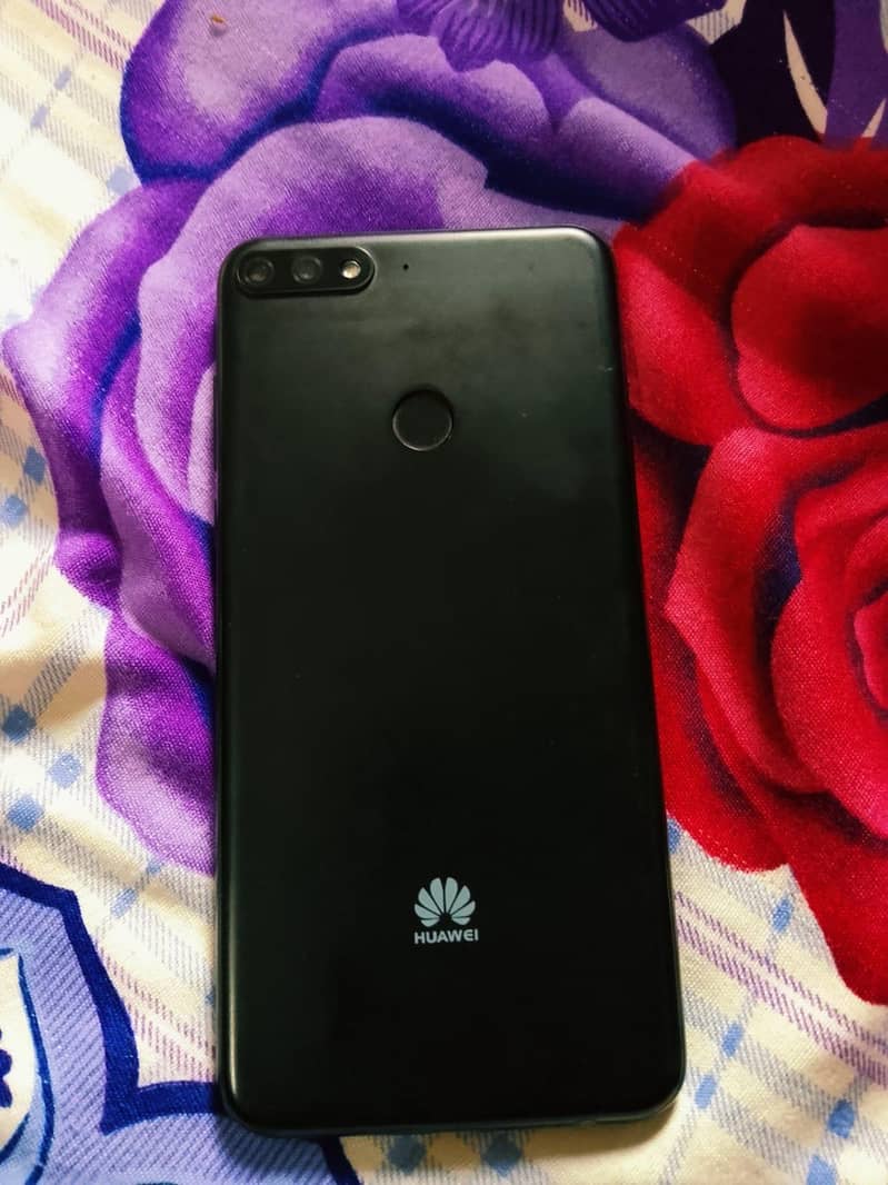 Honor 7C 1