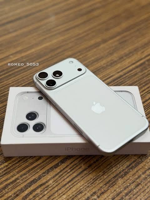 Apple iPhone 17 Pro Max 0