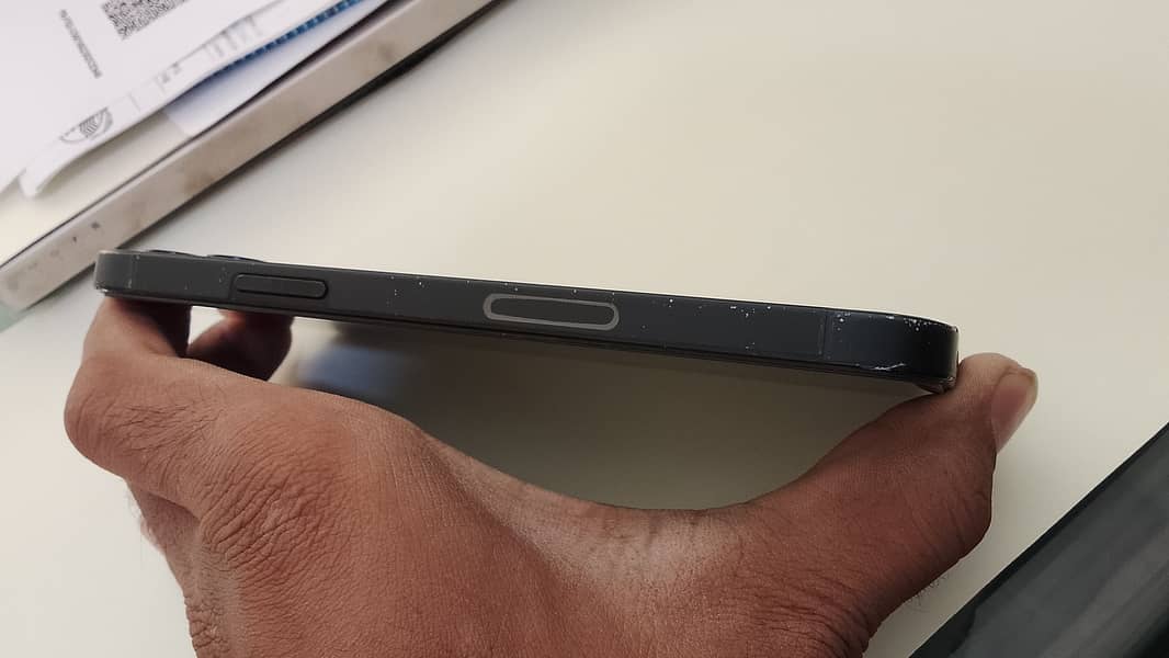 Apple iPhone 12 4