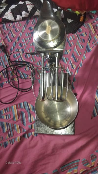 Vintage Silver Stand Mixer with Stainless Steel Bowl