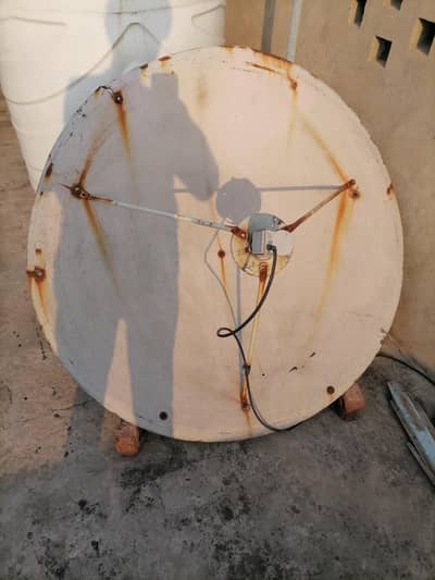 4 feet dish antenna