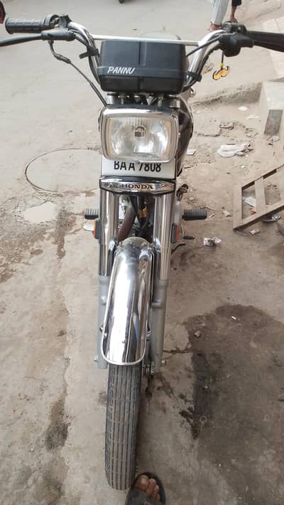 Honda 125 cg Model 25/26