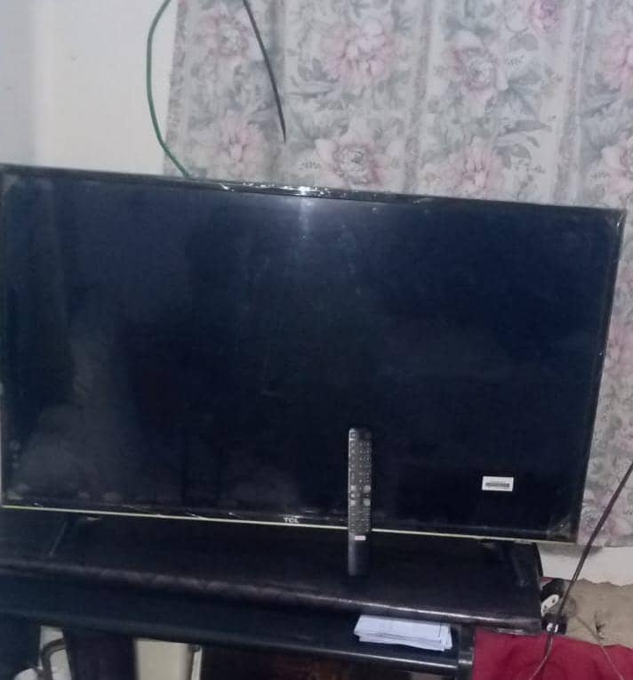 TCL led 40" android 1
