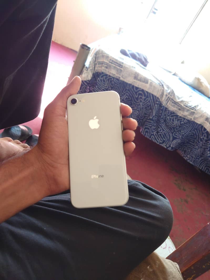 iphone 8 non 64. 3
