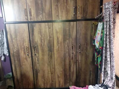 4 door. wardrebe with upper four cabinets
