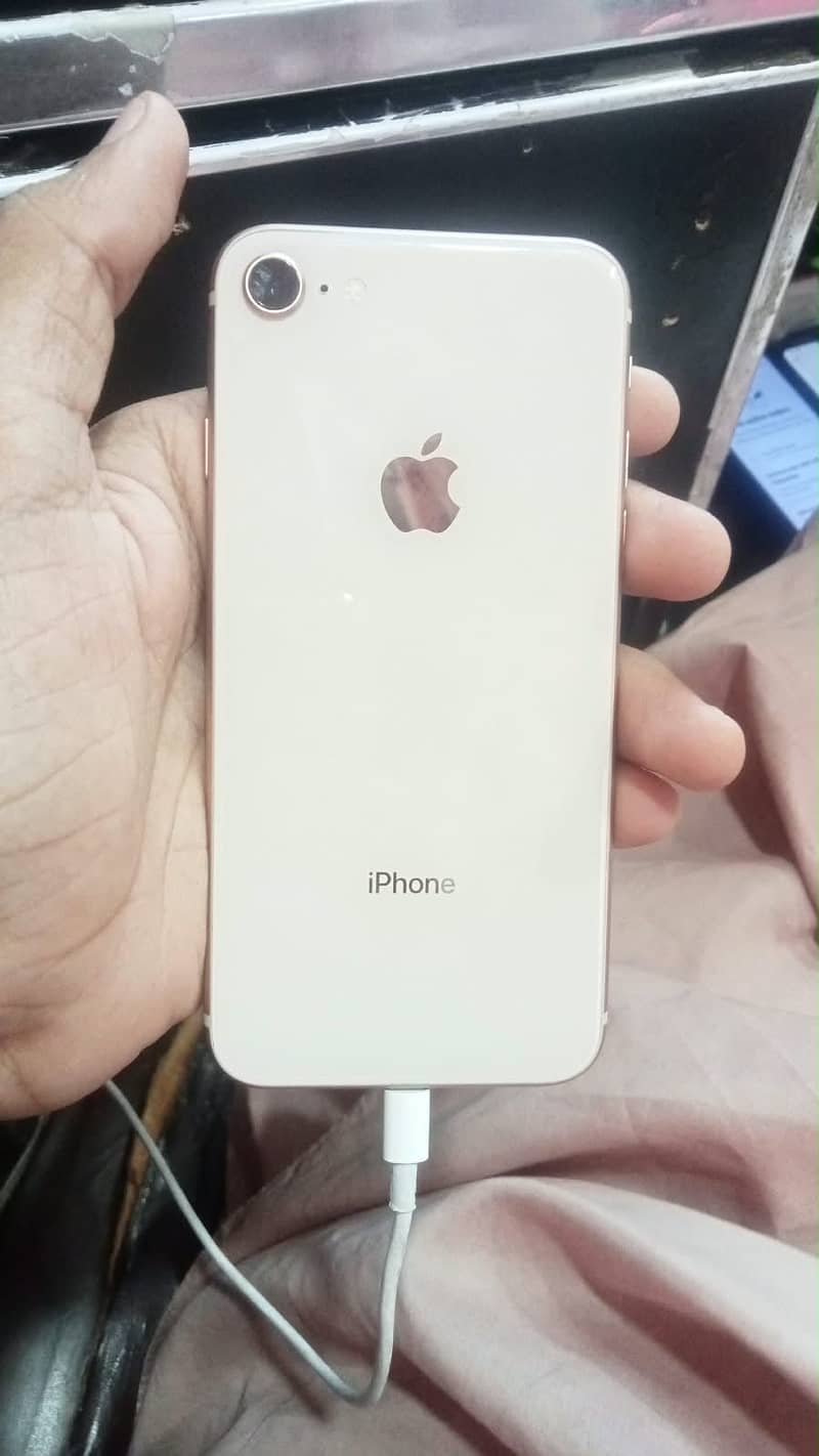 Apple iPhone 8 4