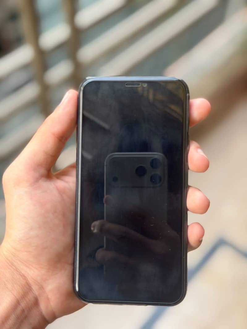 iPhone 11 Pro 1