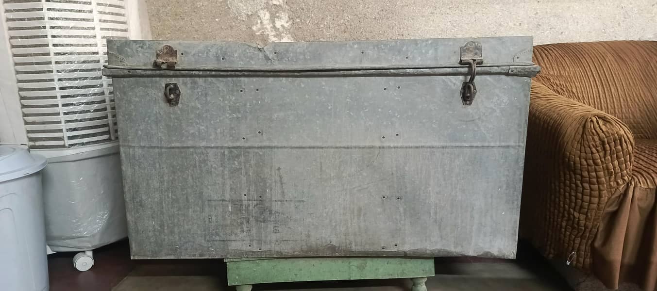 2 trunks available 4