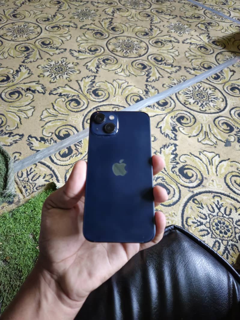 Apple iPhone 13 1
