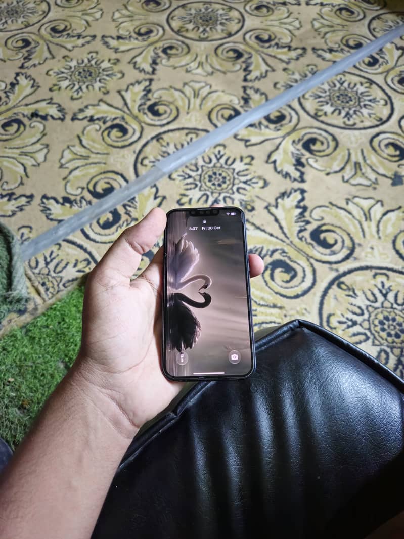 Apple iPhone 13 9