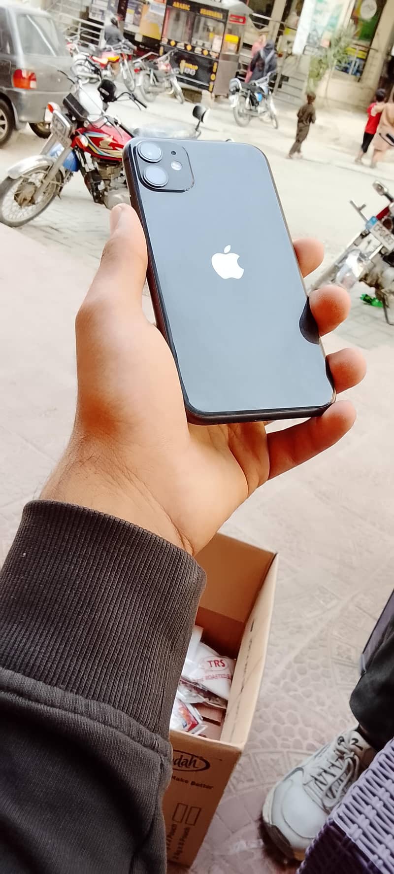 Apple iPhone 11 0