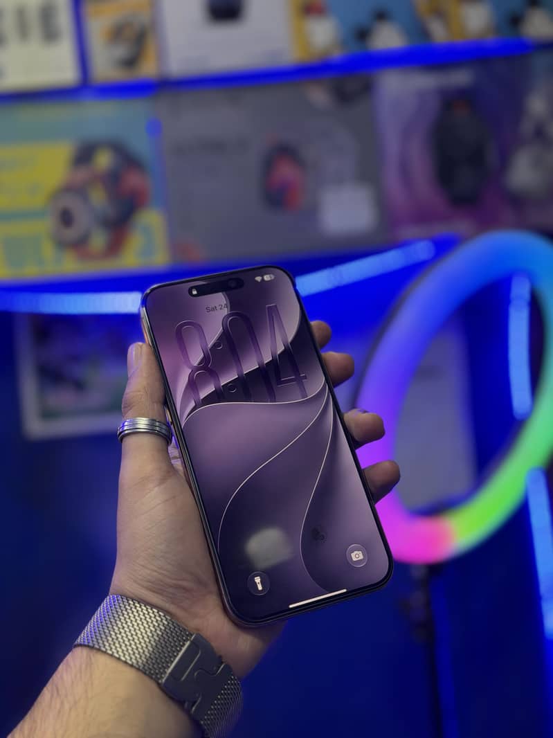 Apple iPhone 16 Pro Max 1