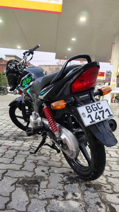 Honda CB 125F 2025