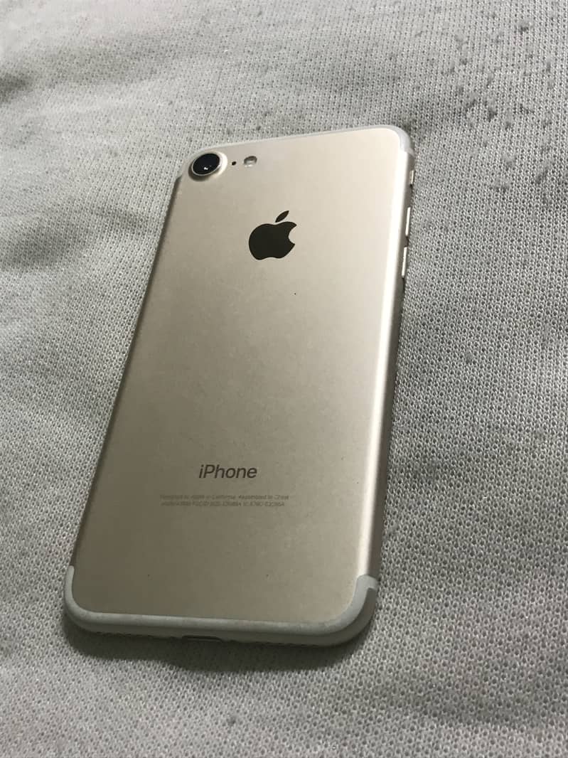 Apple iPhone 7 0