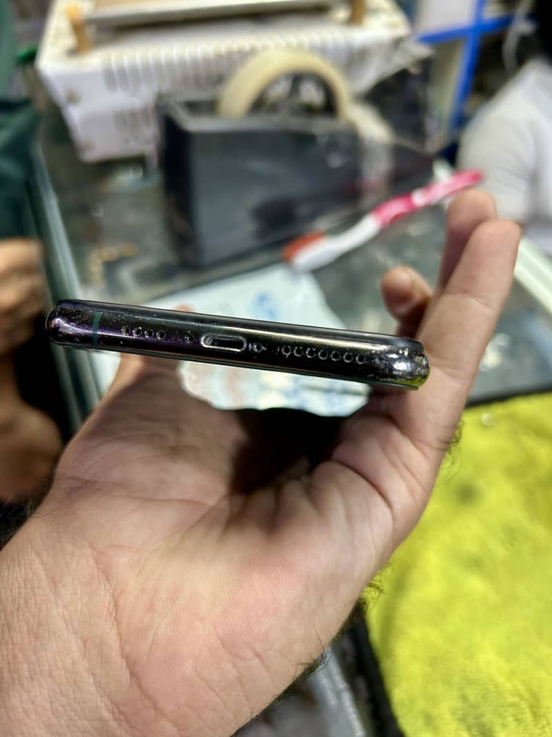 Apple iPhone 11 Pro Max 0