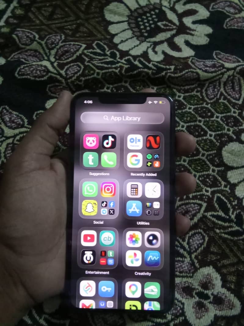 Apple iPhone 11 Pro Max 2