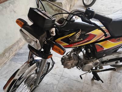 HONDA CD 70 lush and original condition Black color for sale. . . . .