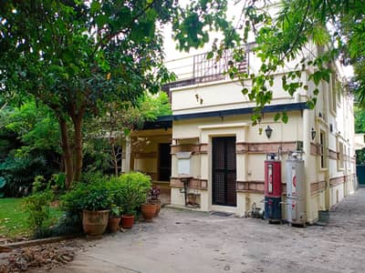 1,000 Sq. Yards House for Rent F-6, Islamabad Prime Location | Large Front Lawn | Beautiful Green Space