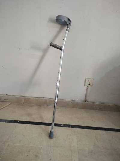 Adjustable forearms Crutch stick