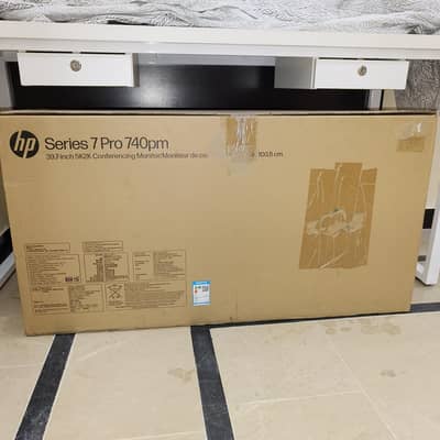 HP Series 7 Pro 39.7 inch 5K Monitor