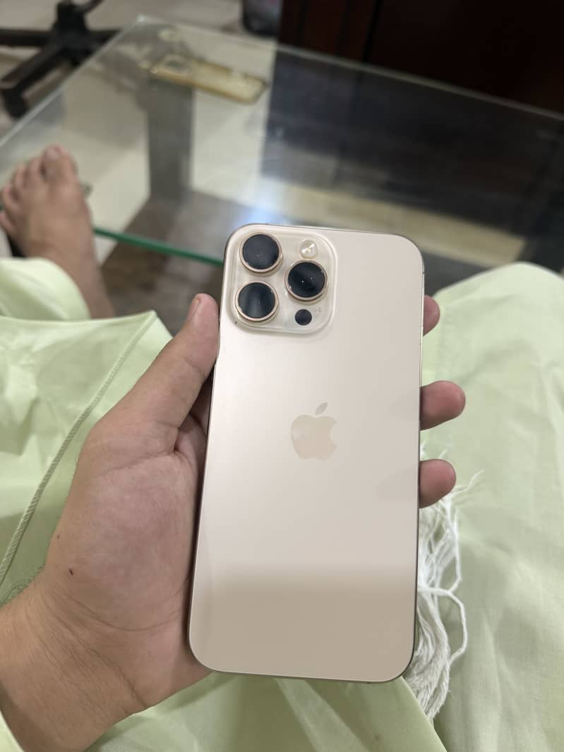 Apple iPhone 16 Pro Max 1