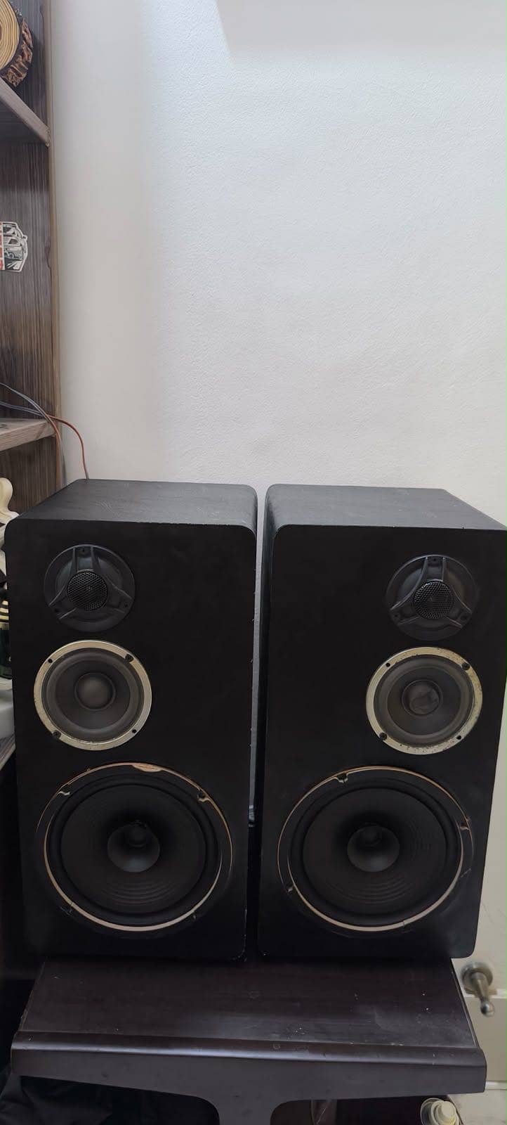 Speaker Set and Equaliser 0