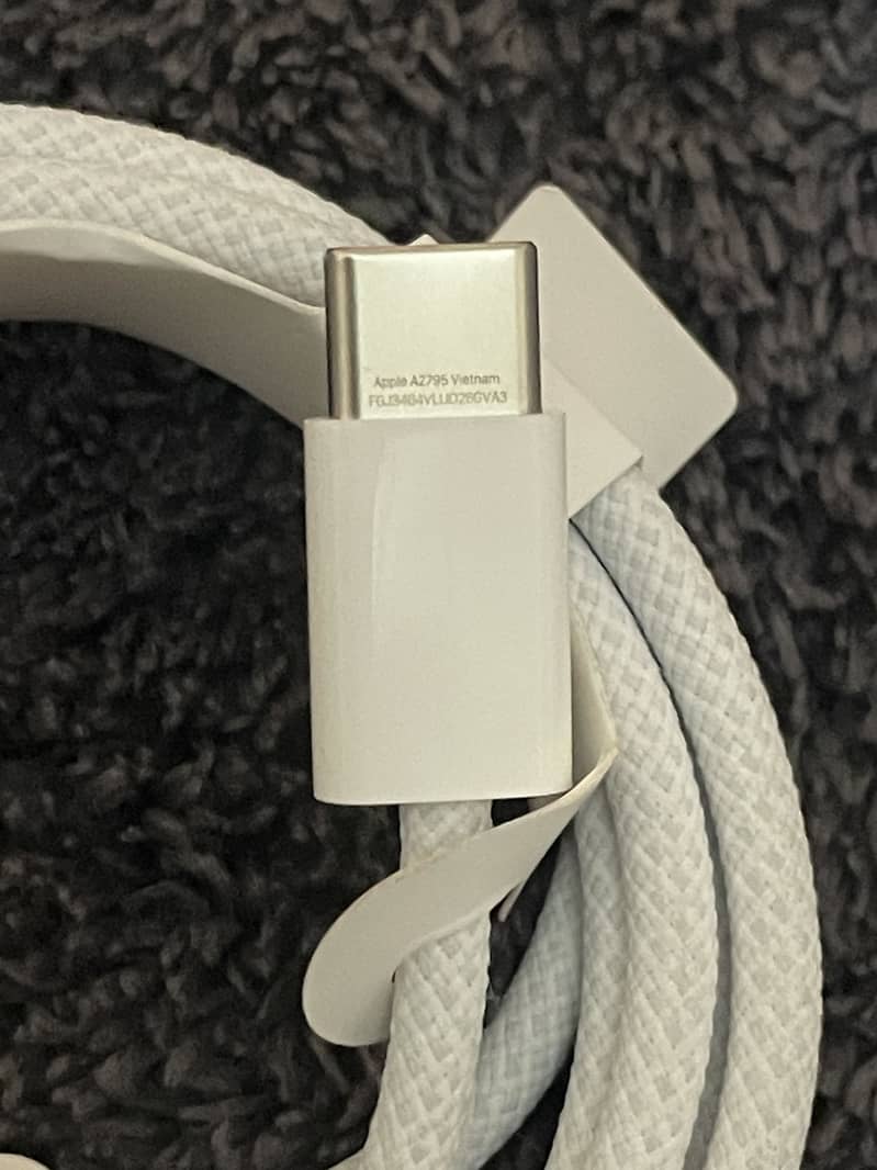 iphone original cable 1